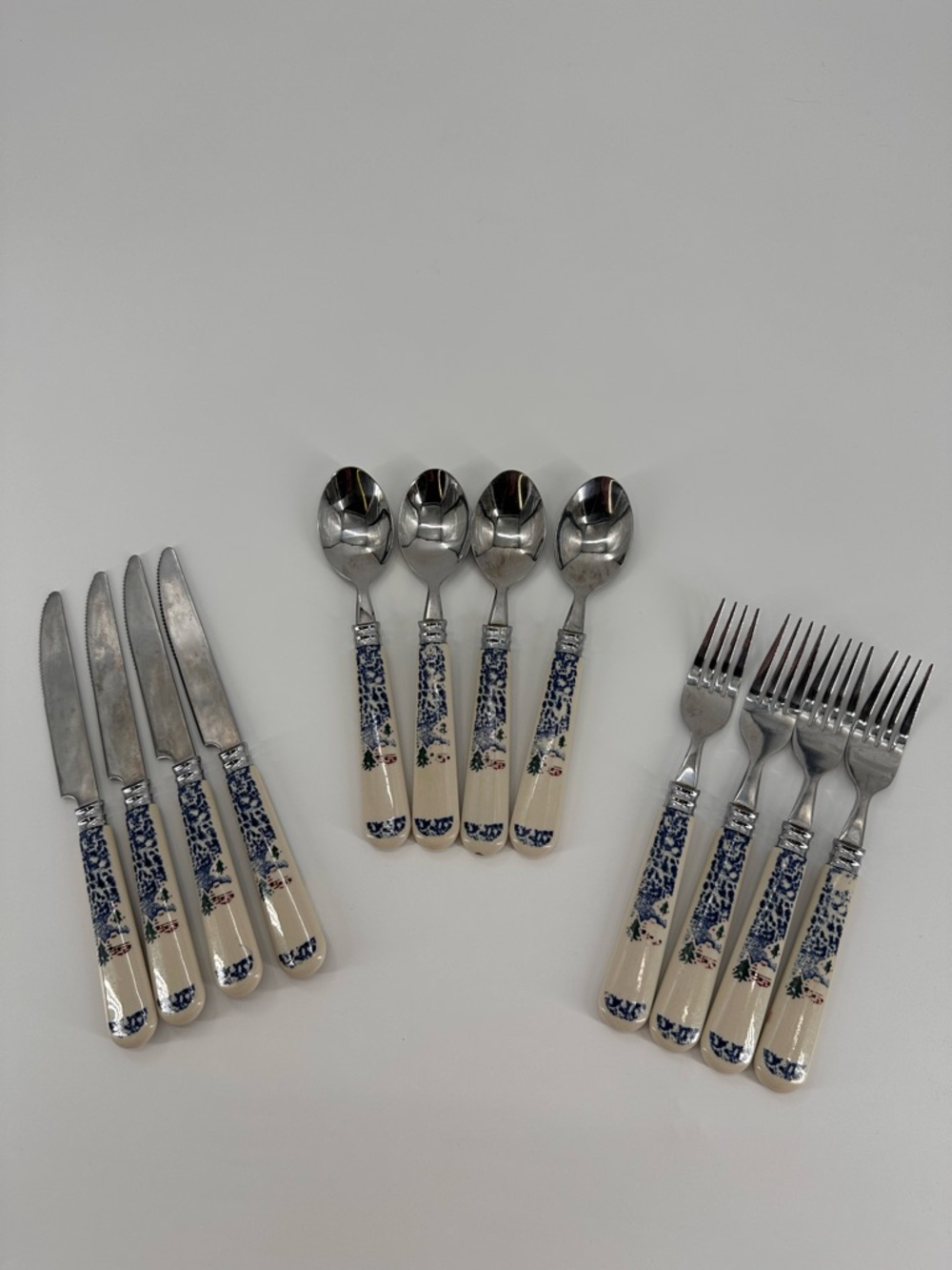 Vintage Tienshan “Cabin in the Snow” Flatwear Set
